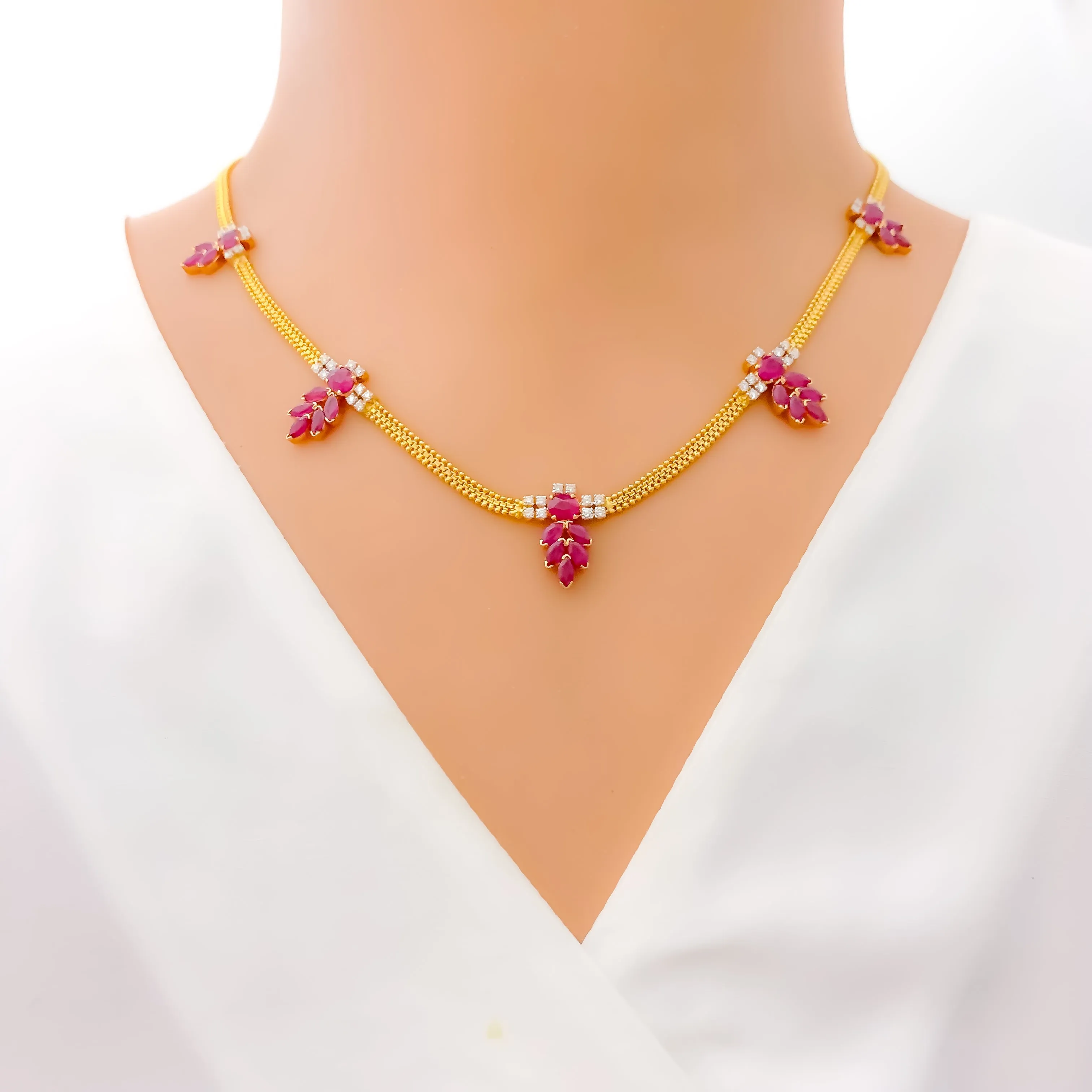 Blooming Ruby Flower Diamond   18k Gold Necklace