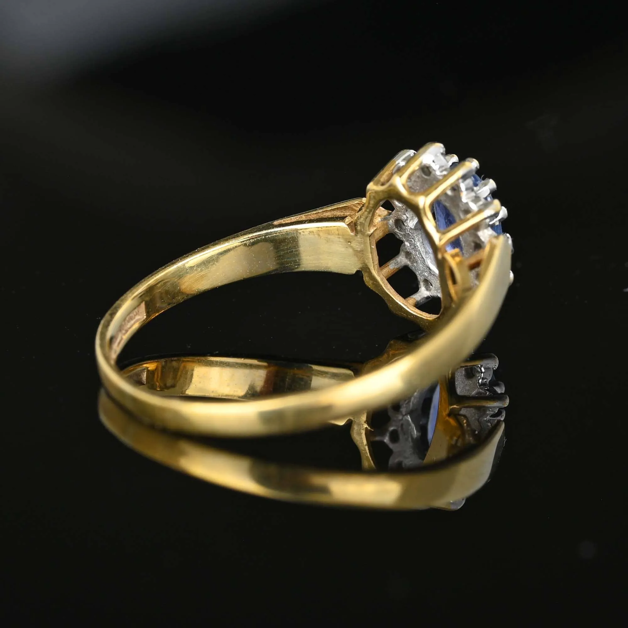 Diamond Cluster Halo Ceylon Sapphire Ring in Gold