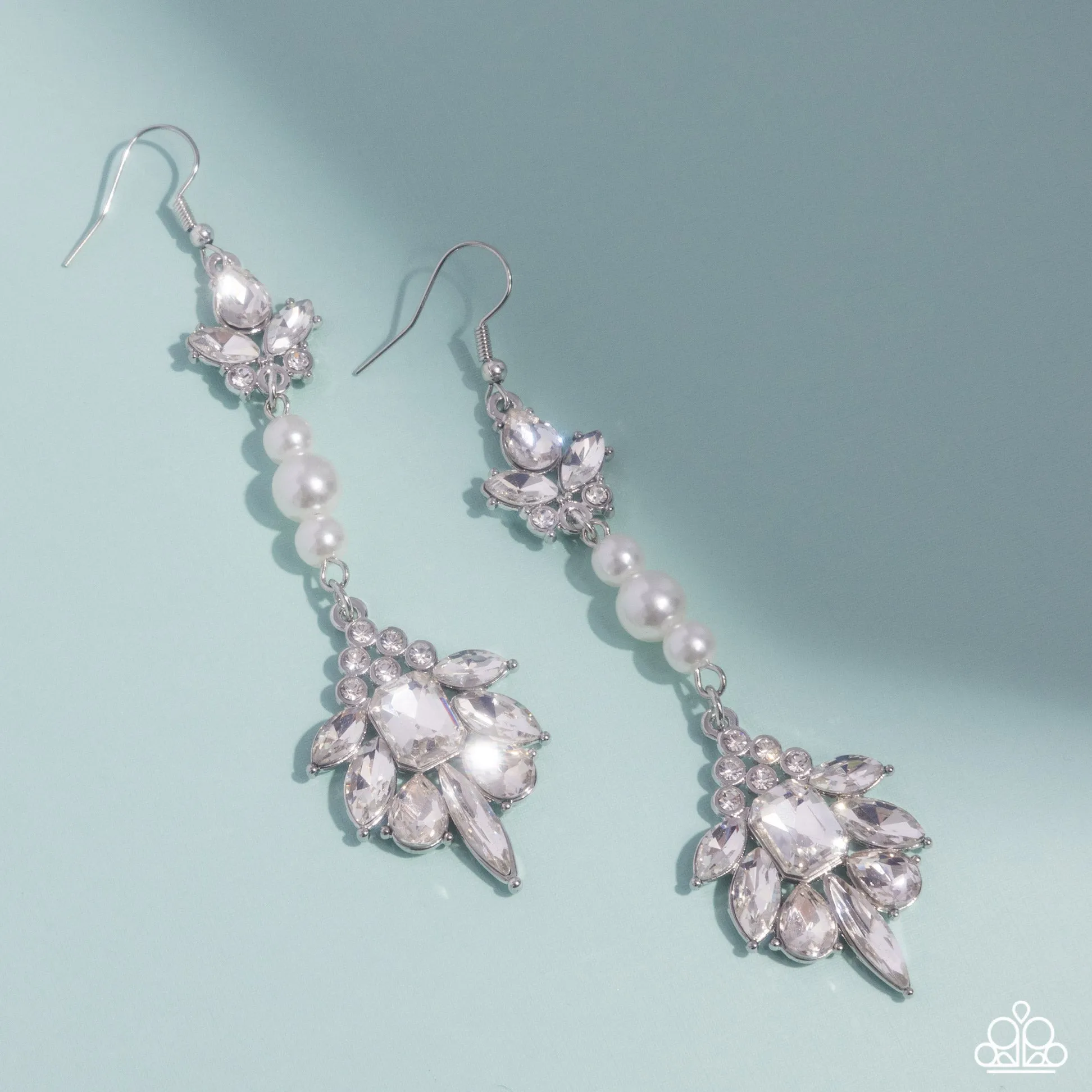 Earrings Considerable Captivation - White