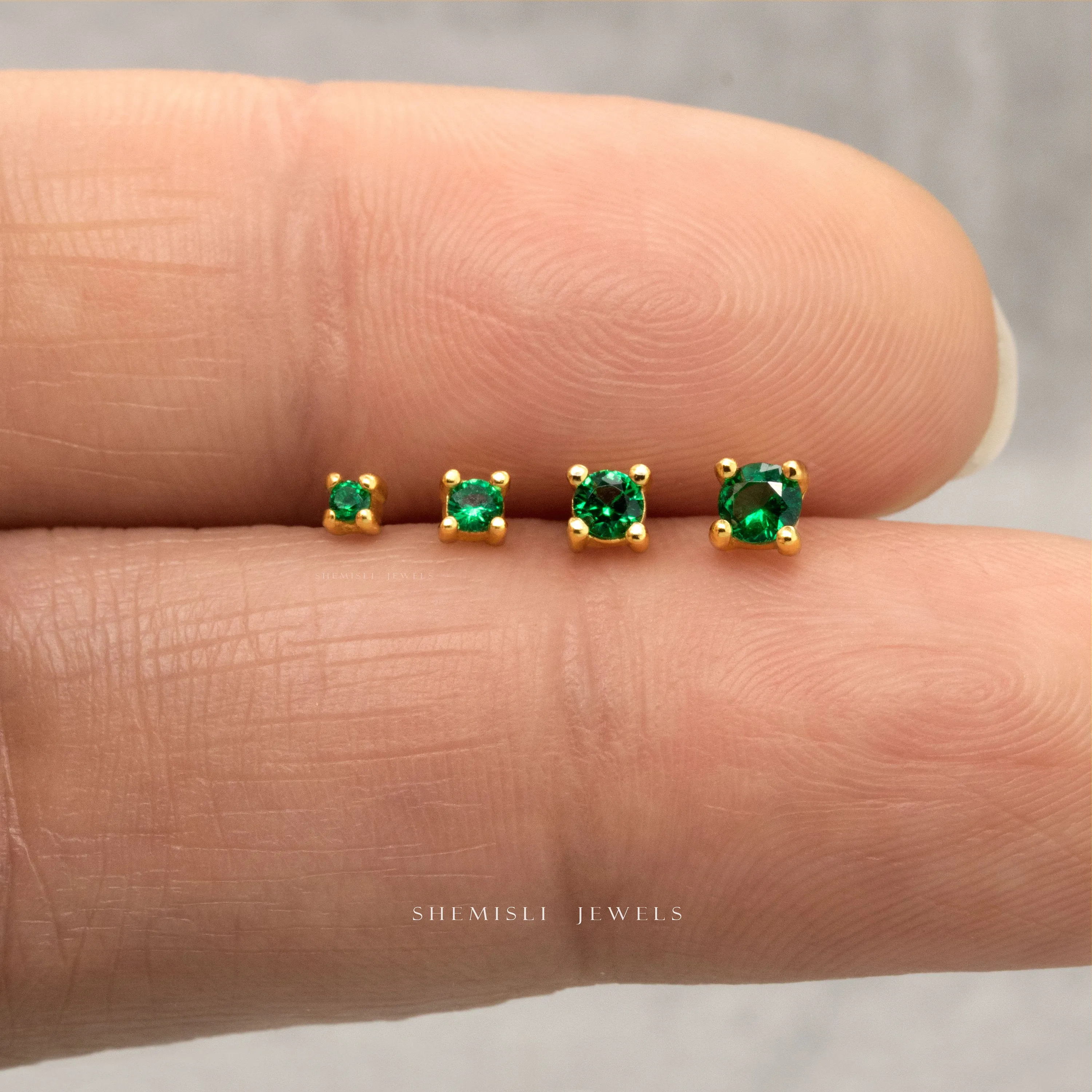 Emerald CZ Stud 1.5, 2, 2.5, 3mm Unisex, Gold, Silver SS222 SS086 SS180 SS087 Butterfly End, SS467 SS468 SS469 SS470 Screw Ball End (Type A)