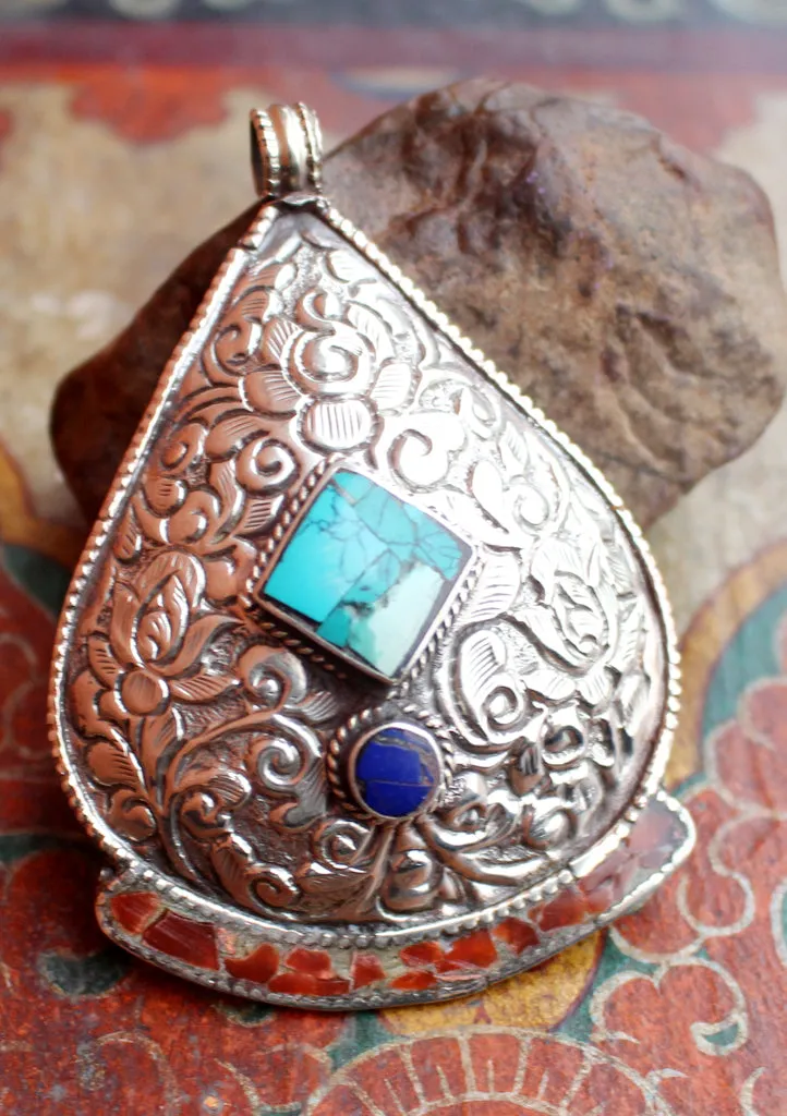 Flower Carved Raindrop Pendant with Turquoise and Lapis Inlaid