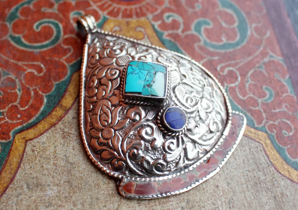 Flower Carved Raindrop Pendant with Turquoise and Lapis Inlaid