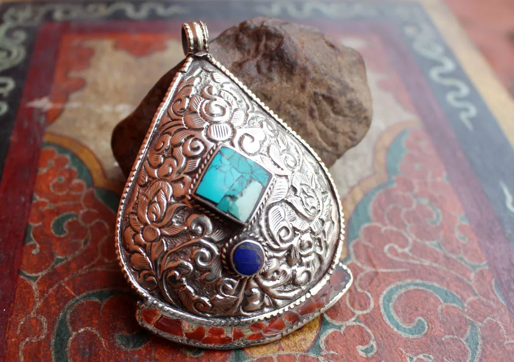 Flower Carved Raindrop Pendant with Turquoise and Lapis Inlaid