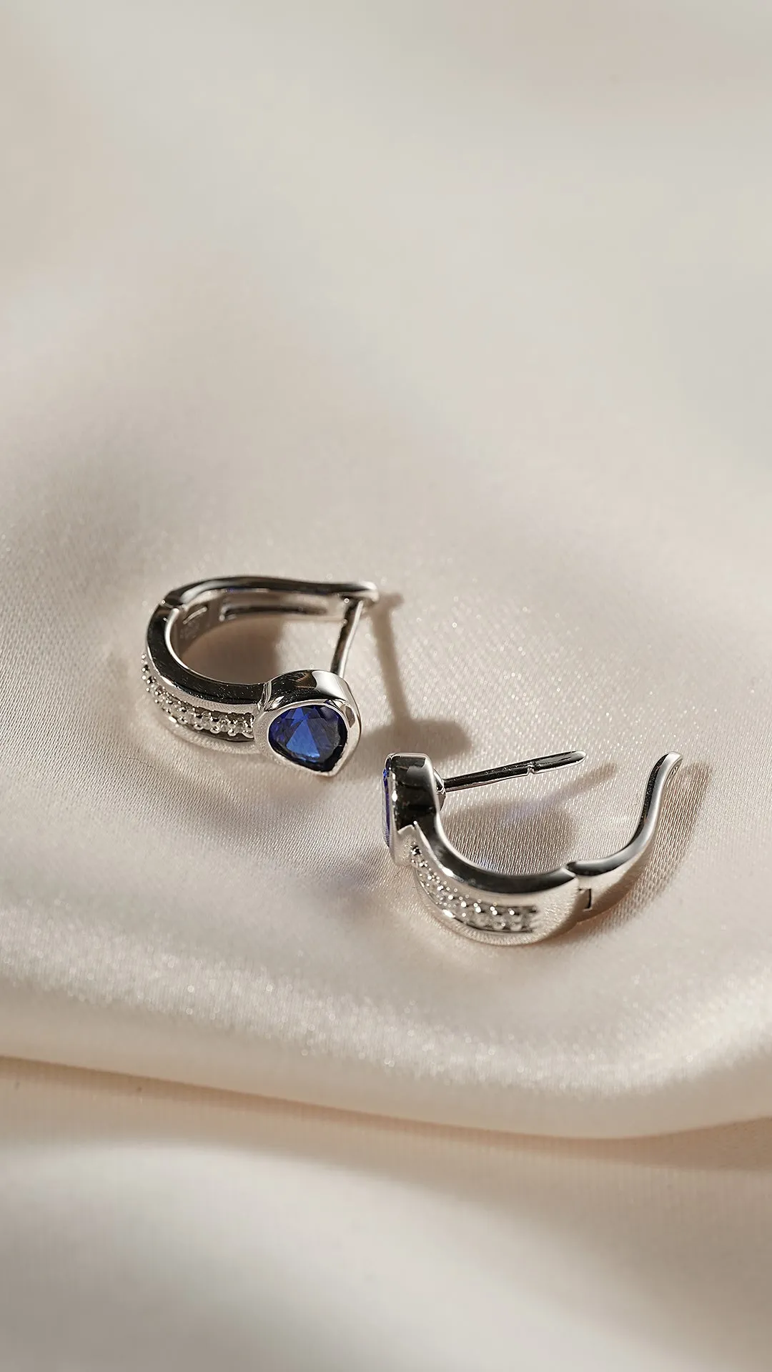 Jaia Earrings Sapphire White Gold Plated