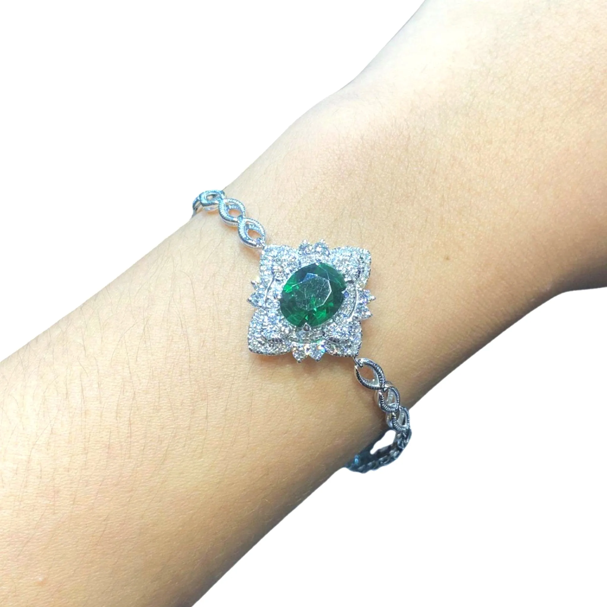 #LVNA2024 | LVNA Signatures Art Deco Style Colombian Emerald Gemstones Diamond Bracelet 18kt