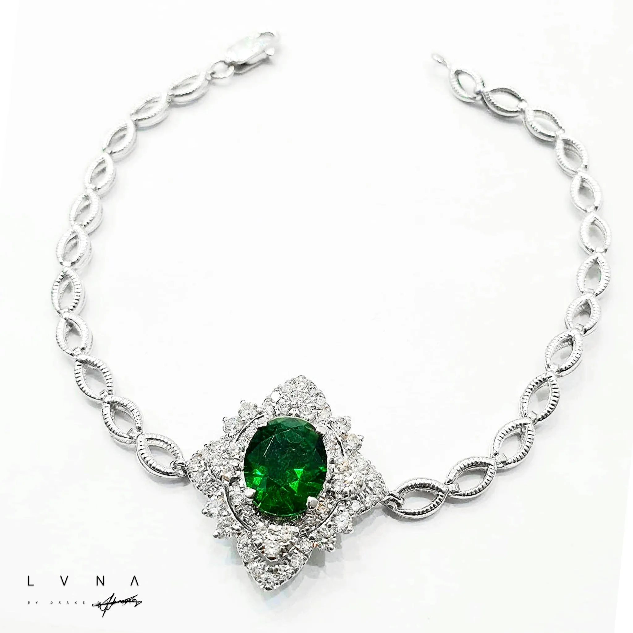 #LVNA2024 | LVNA Signatures Art Deco Style Colombian Emerald Gemstones Diamond Bracelet 18kt