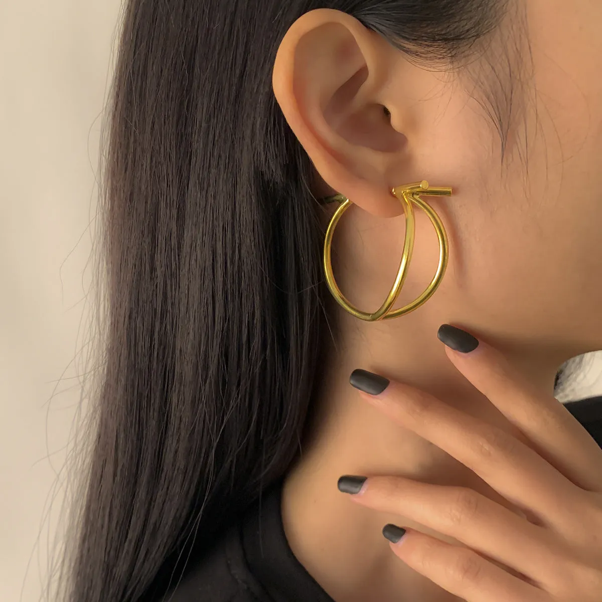 Minimal Design Twisted Geometric Earrings