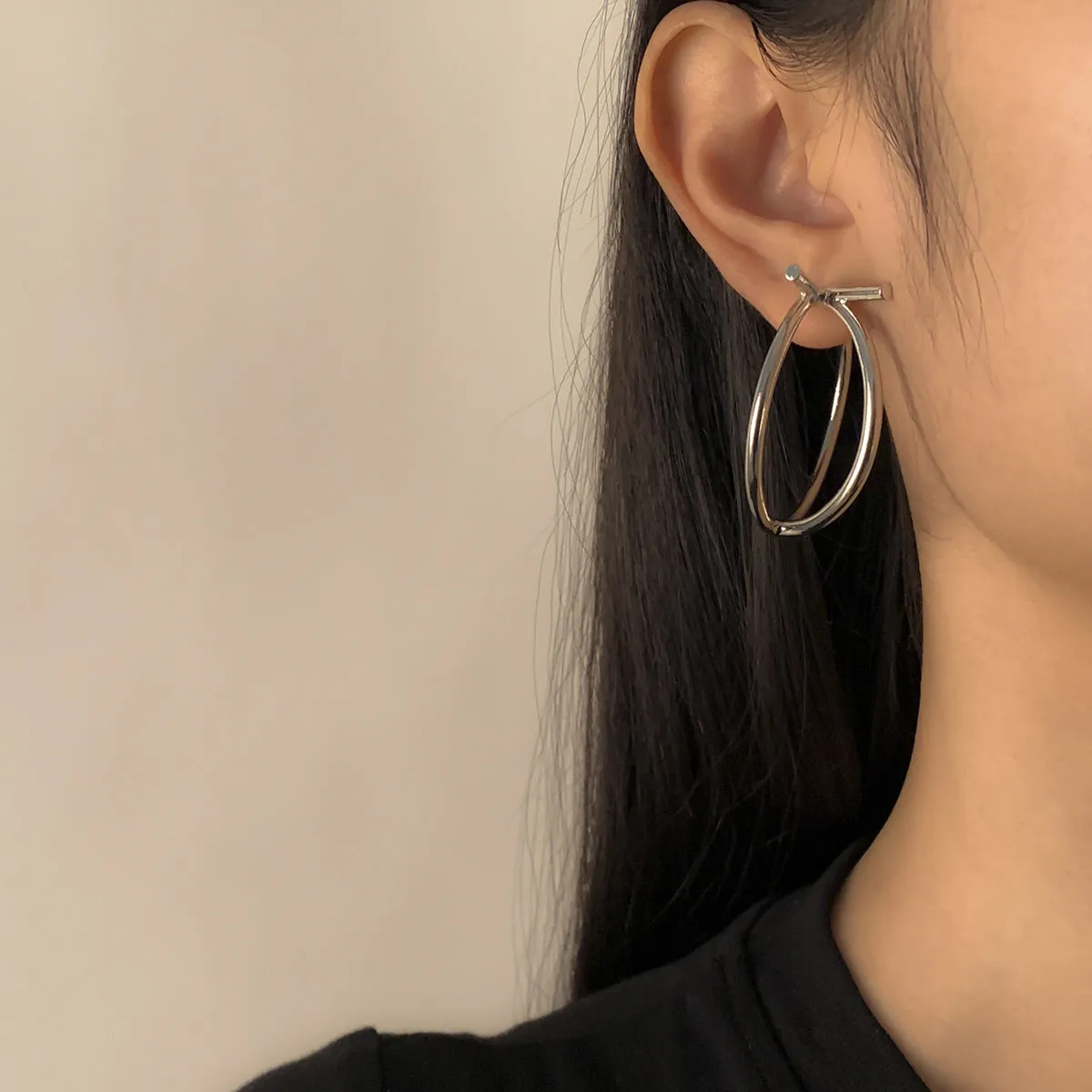 Minimal Design Twisted Geometric Earrings