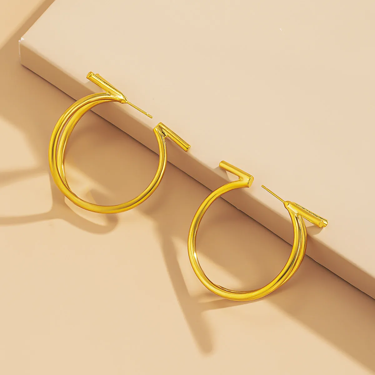 Minimal Design Twisted Geometric Earrings