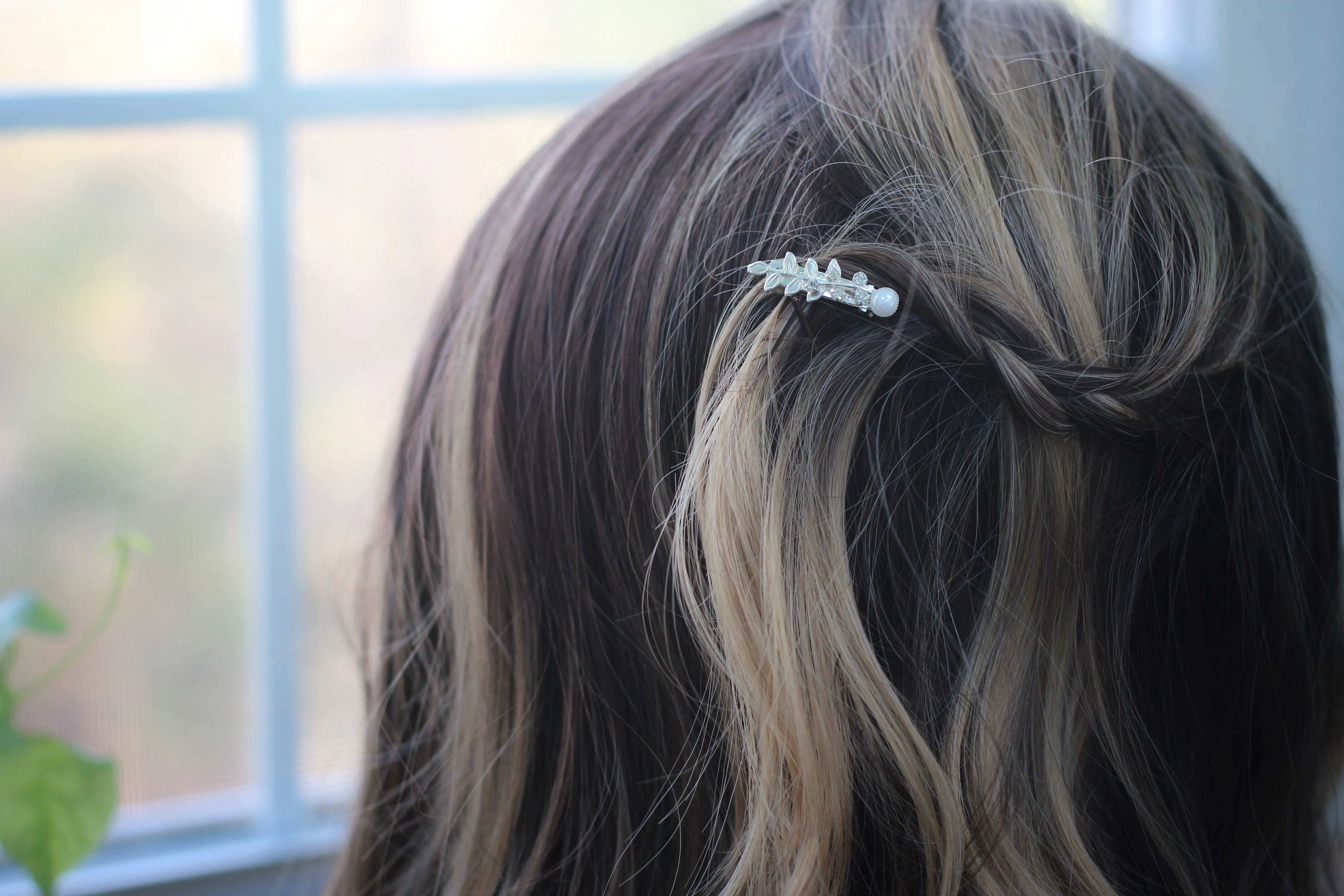 Preorder* Tiny Leaves Crystals Barrette