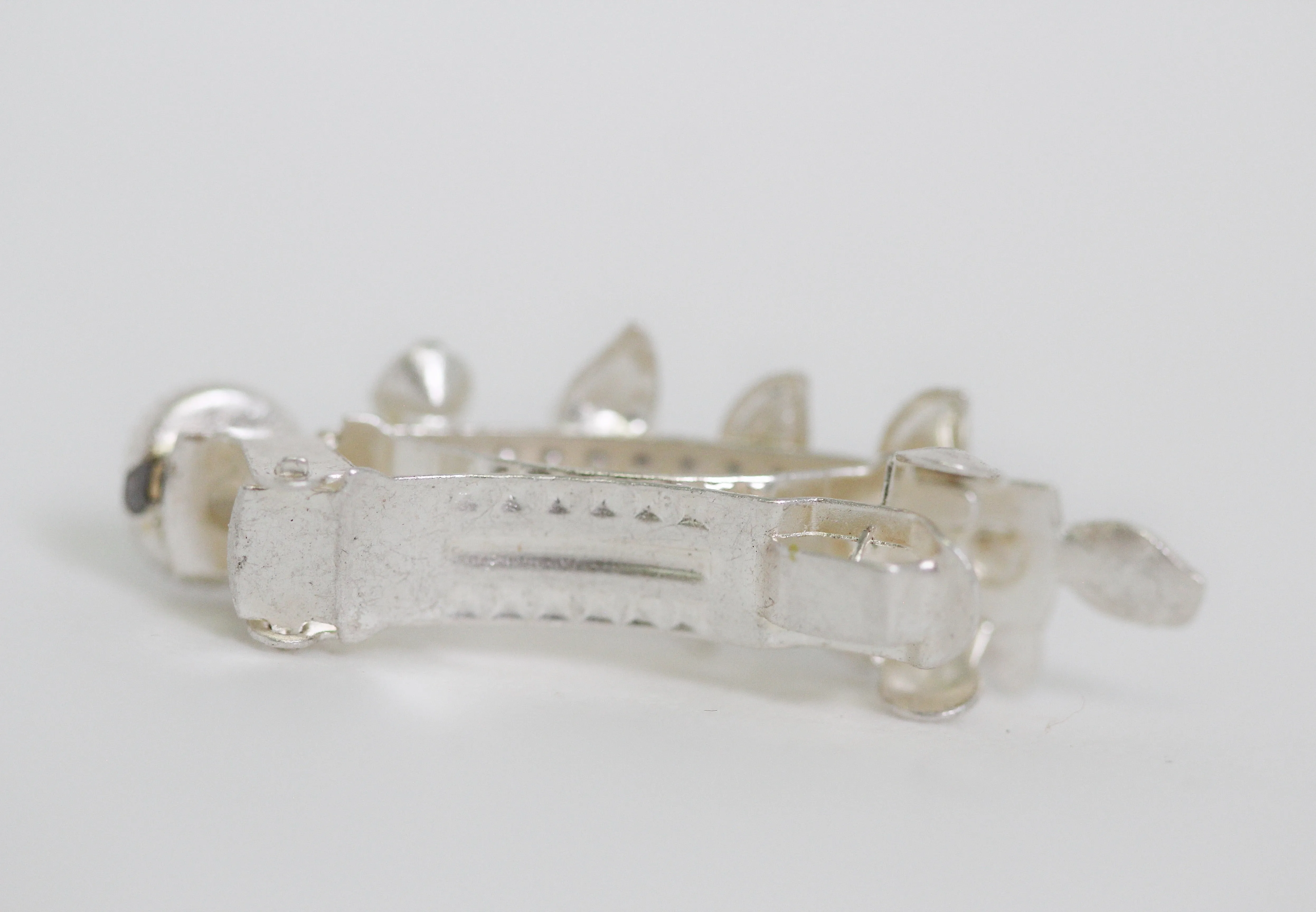 Preorder* Tiny Leaves Crystals Barrette