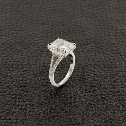 Radiant cut Diamond Engagement Ring