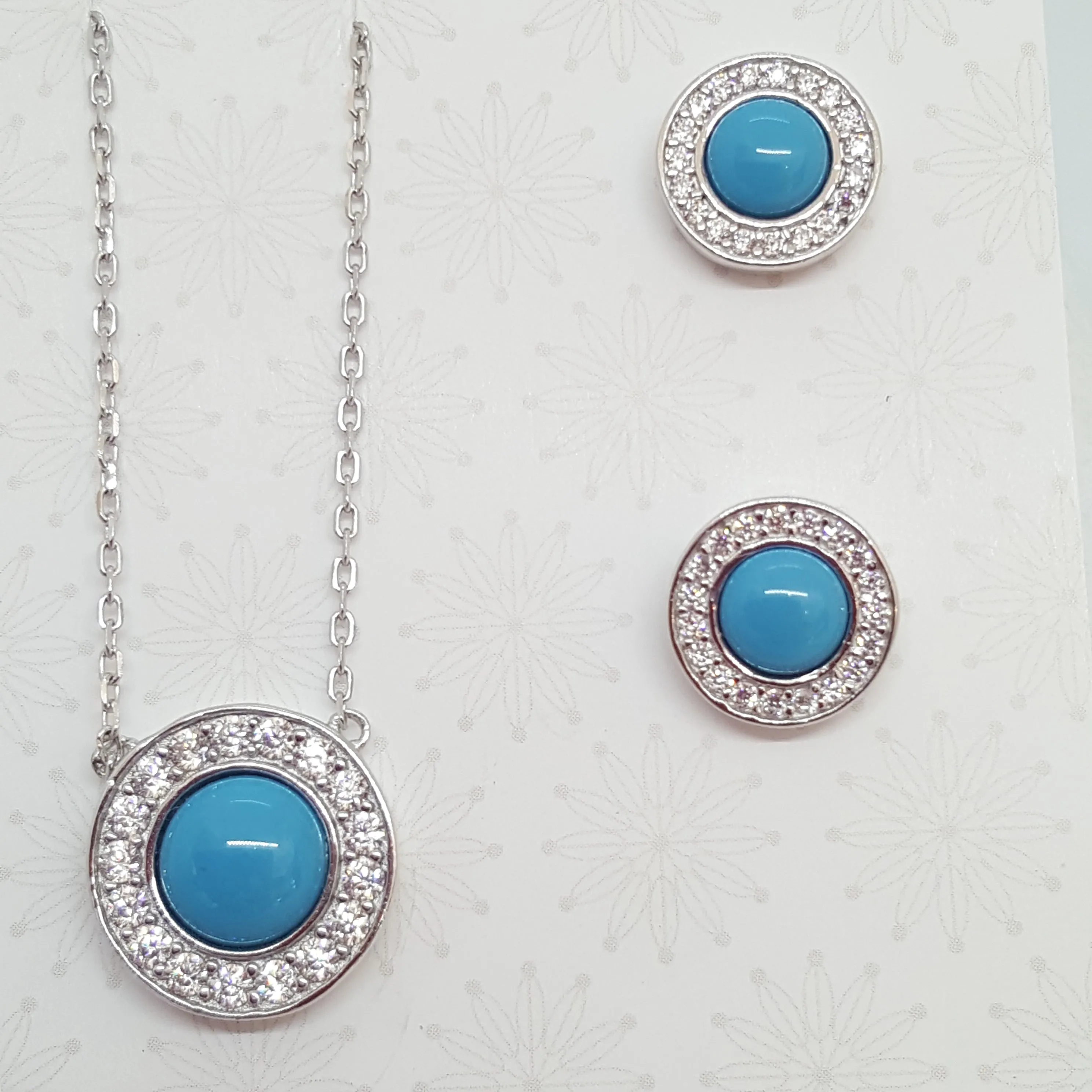 Turquoise Queen and diamond look jewellery set