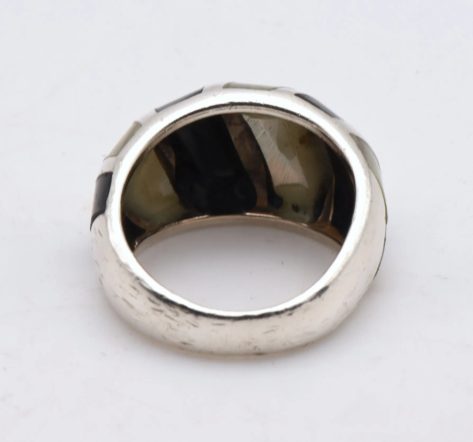 Vintage Sterling Silver Mother of Pearl and Black Onyx Inlaid Dome Ring - Size 6